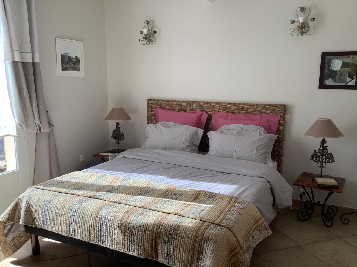 Bed and Breakfast Jardin D'Antan Ansouis Exterior foto
