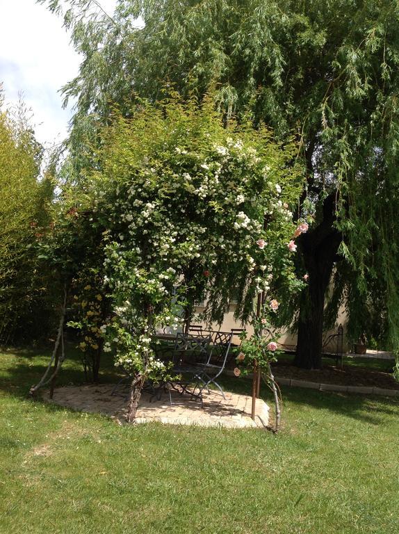Bed and Breakfast Jardin D'Antan Ansouis Exterior foto
